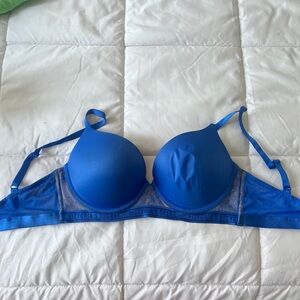 Victoria’s Secret // blue push up bra